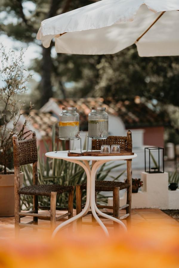 Bed and Breakfast Le Cigalon Le Beausset Esterno foto