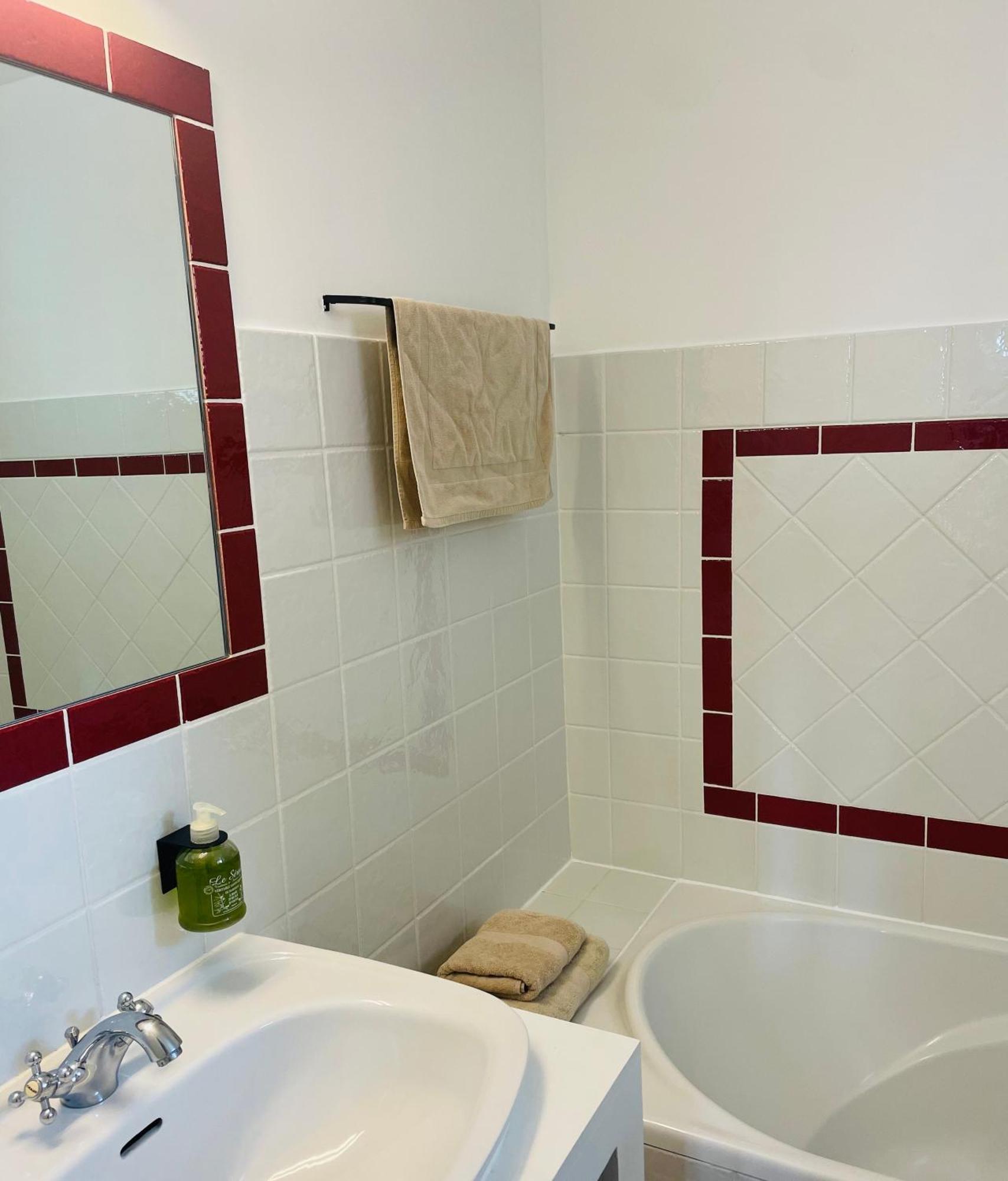 Bed and Breakfast Le Cigalon Le Beausset Camera foto